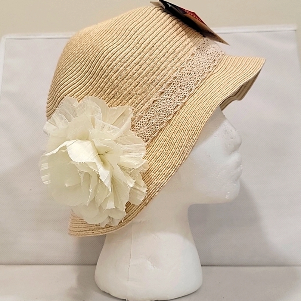 NWT - D&Y BEIGE SUN HAT WITH 50+ UPF SUN PROTECTION